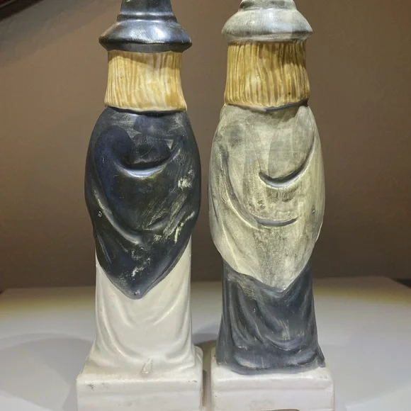 Rare Vintage Set of Bisque Witch Salt and Pepper Shakers - Picture 10 of 11